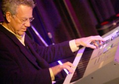 Foto: CNN | Ray Manzarek, tecladista de The Doors